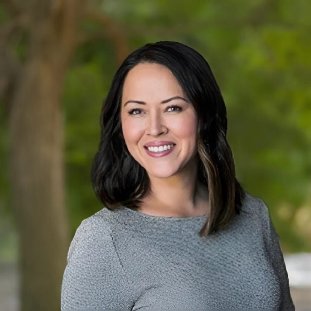 Anita Helms headshot
